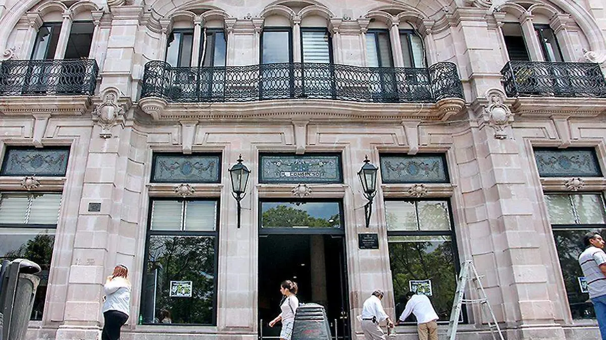 fachada edificio del congreso Ags